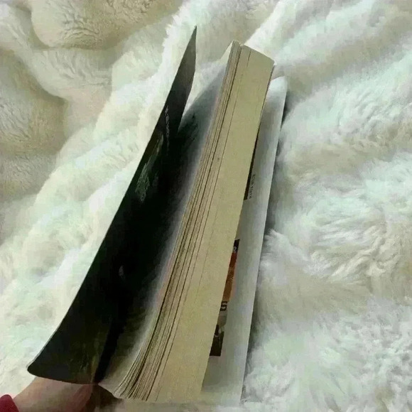 The Maze Runner James Dashner  Novel Book Paperback Copy - Picture 4 of 5